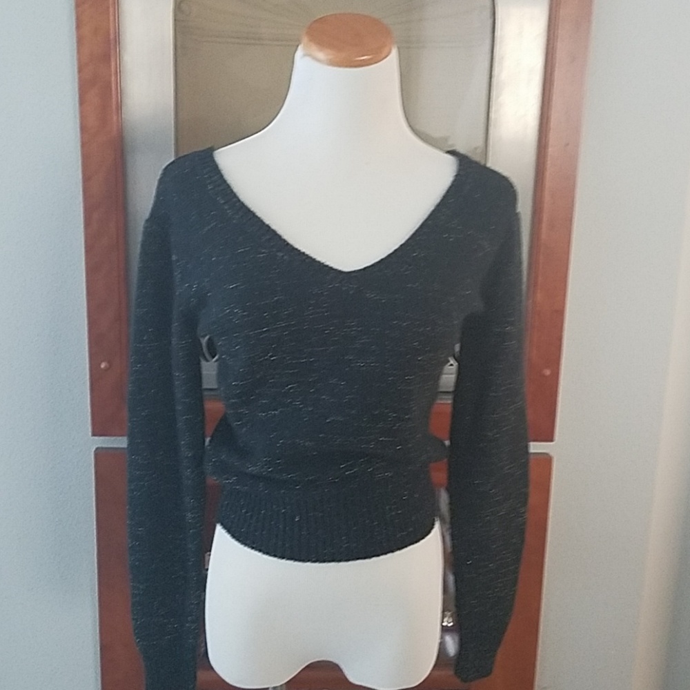 V neck sweater